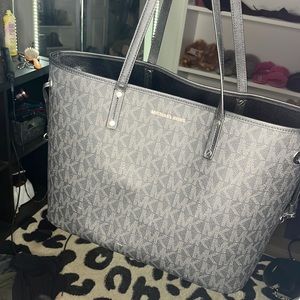 Micheal kors large tote bag